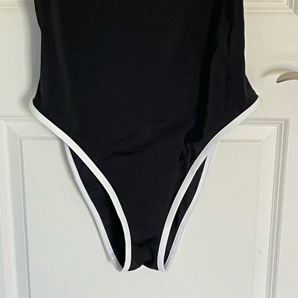 New! Pink x Frankie’s Bikinis Poppi one piece Swimsuit black binded 47343 - Picture 9 of 11